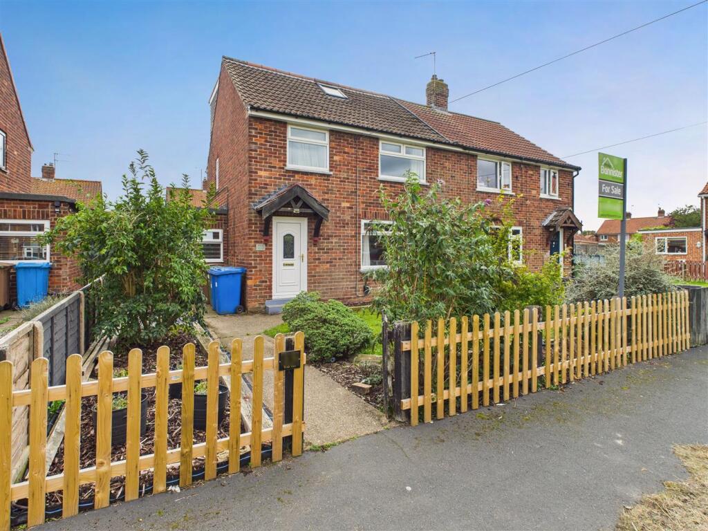 Main image of property: Wold View, Brough