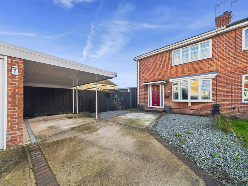 Main image of property: Pochard Close, Newport