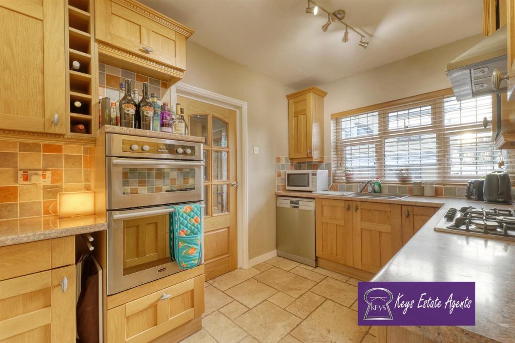 3 bedroom detached house for sale in Caverswall Road, Blythe Bridge,, ST11