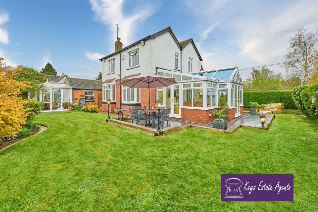 3 bedroom detached house for sale in Caverswall Road, Blythe Bridge,, ST11