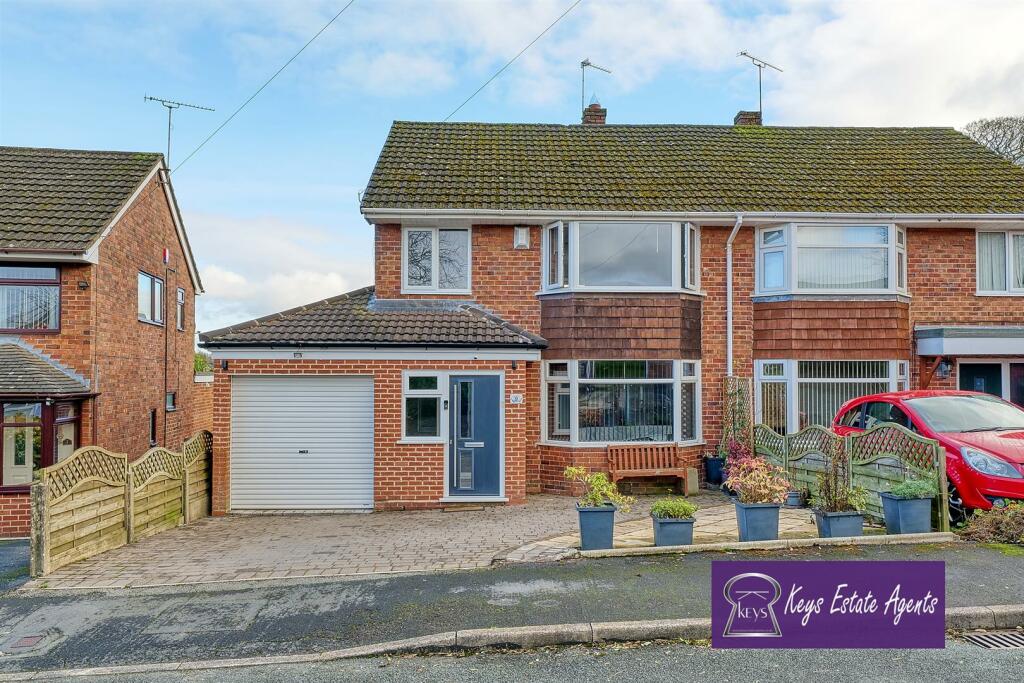 3 bedroom semidetached house for sale in Rushton Way, Forsbrook,, ST11