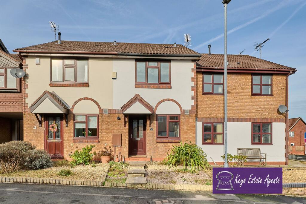 2 bedroom town house for sale in Swallow Close, Meir Park,, ST3