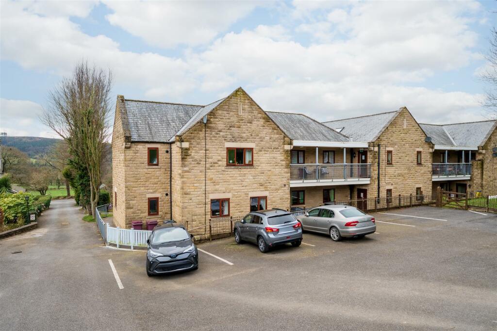 2 bedroom apartment for sale in Moor Road, Ashover, Chesterfield, S45