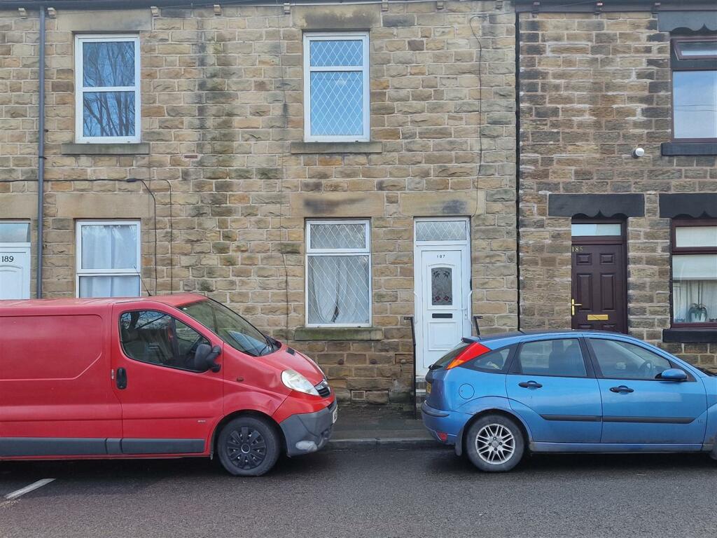 2 bedroom terraced house for sale in Pontefract Road, Hoyle Mill