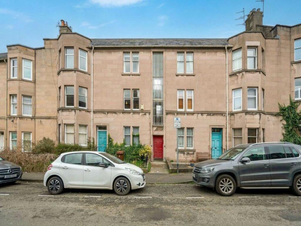 3 bedroom flat for rent in Learmonth Crescent, Comely Bank, Edinburgh, EH4