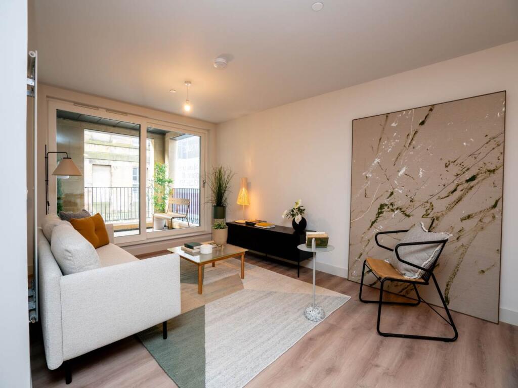 Main image of property: 33 (Flat 2) Eyre Place, , New Town