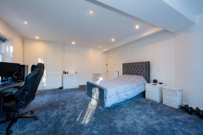 4 bedroom detached house for sale in Damfield Lane, Maghull, L31