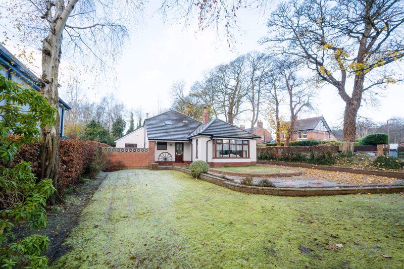 4 bedroom detached house for sale in Swanpool Lane, Aughton, L39