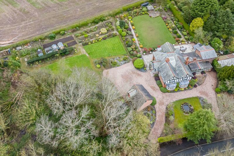 5 bedroom detached house for sale in Dark Lane, Ormskirk, L40