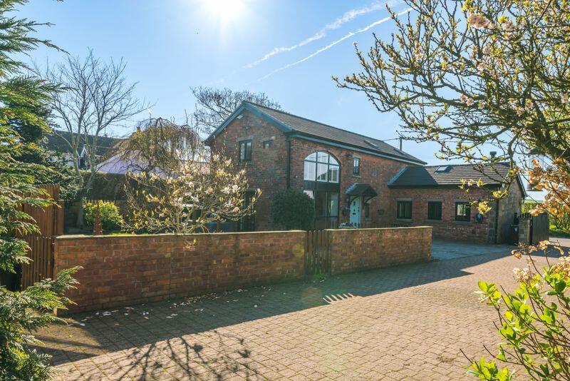 6 bedroom detached house for sale in Shepherds Lane, Clieves Hills