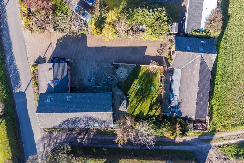 6 bedroom detached house for sale in Shepherds Lane, Clieves Hills