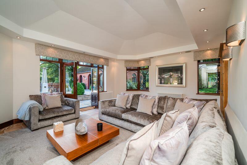 6 bedroom detached house for sale in Springfield Road, Aughton, L39