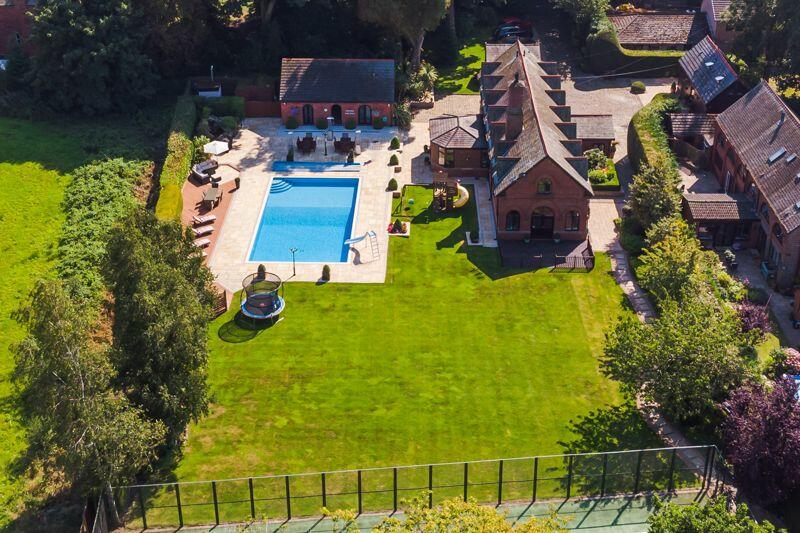 6 bedroom detached house for sale in Springfield Road, Aughton, L39