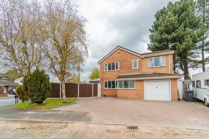 5 bedroom detached house for sale in Pine Crest, Aughton, L39