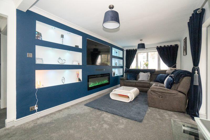 5 bedroom detached house for sale in Pine Crest, Aughton, L39