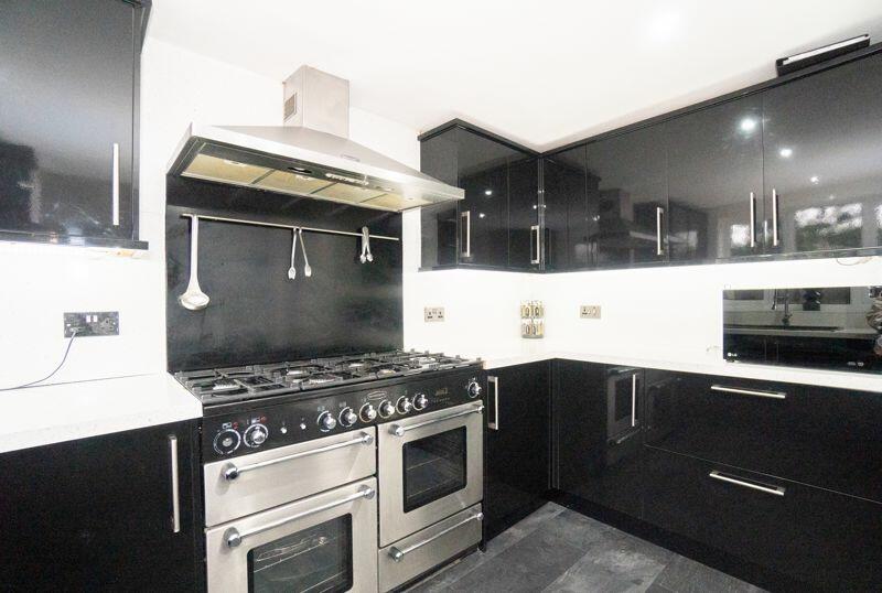 5 bedroom detached house for sale in Pine Crest, Aughton, L39