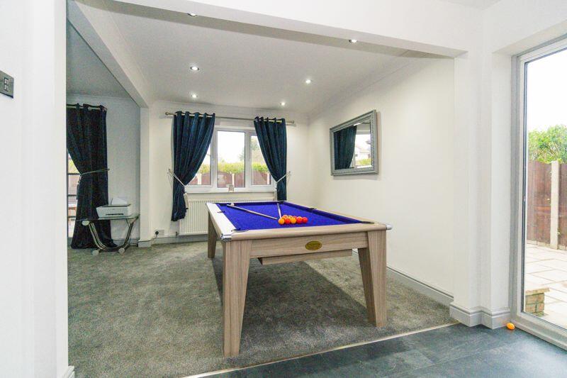 5 bedroom detached house for sale in Pine Crest, Aughton, L39