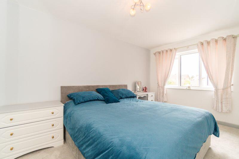 5 bedroom detached house for sale in Pine Crest, Aughton, L39