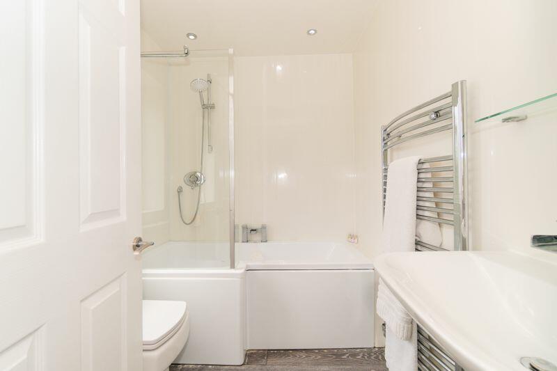 5 bedroom detached house for sale in Pine Crest, Aughton, L39