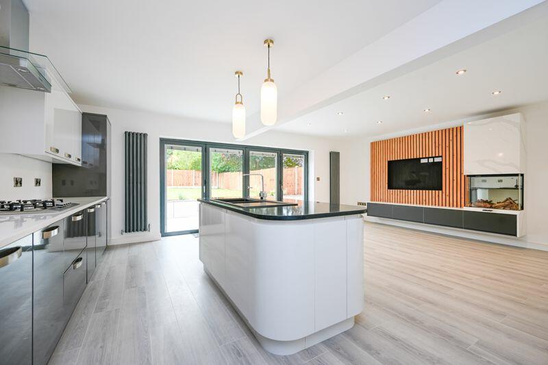 4 bedroom detached house for sale in Gaw Hill Lane, Aughton, L39