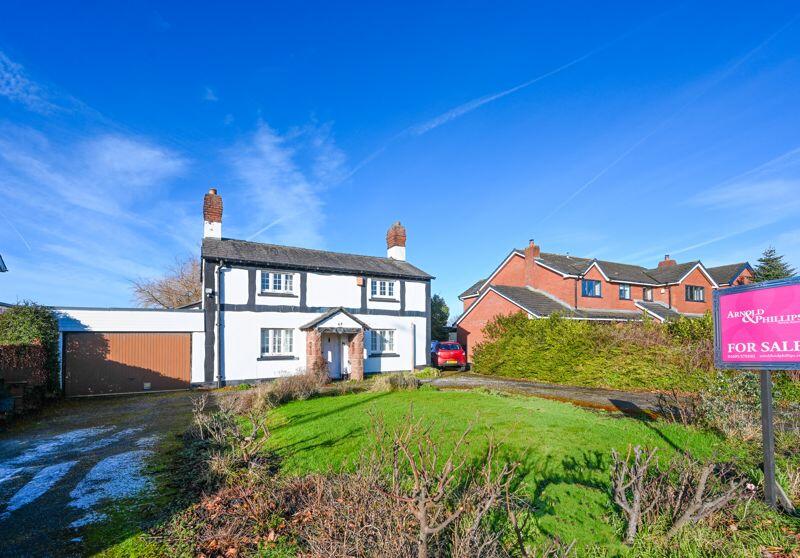 3 bedroom detached house for sale in Moss Lane, Burscough, L40