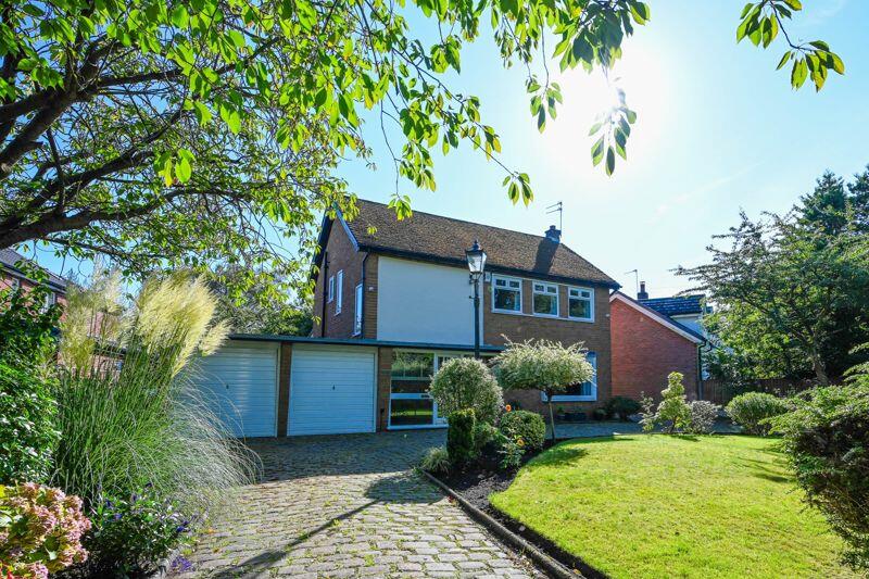 4 bedroom detached house for sale in Swanpool Lane, Aughton, L39