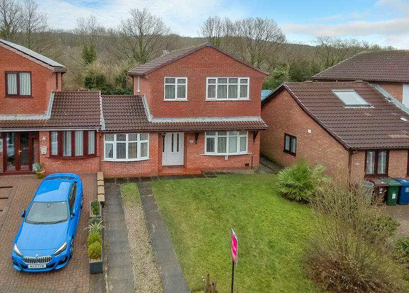 3 bedroom link detached house for sale in Kestrel Park, Skelmersdale, WN8