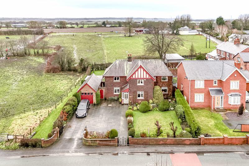 4 bedroom detached house for sale in Southport Road, Lydiate, L31