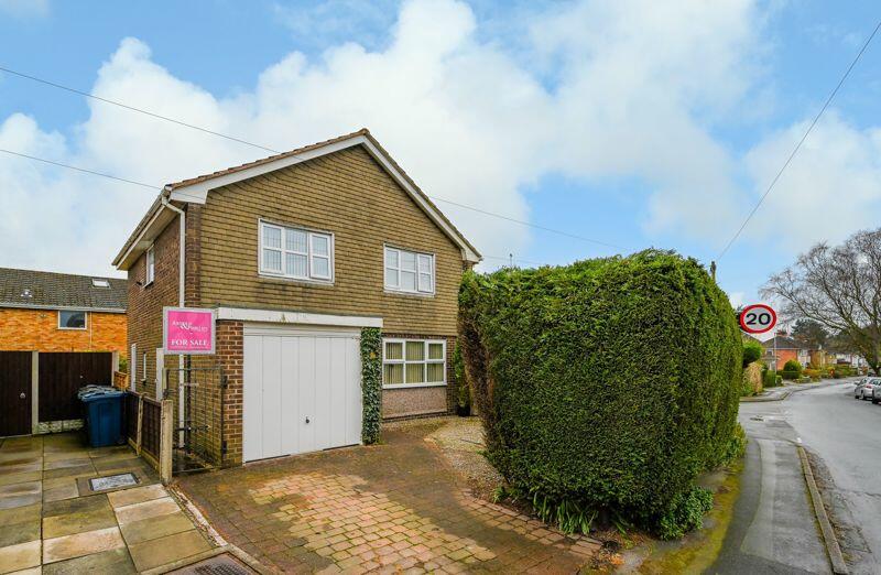 4 bedroom detached house for sale in Liverpool Road, Aughton, L39