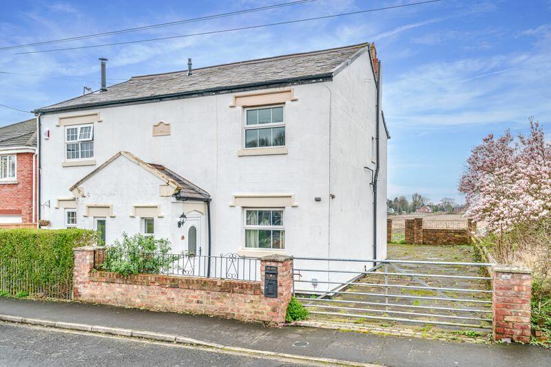3 bedroom semidetached house for sale in Chapel Lane, Burscough, L40