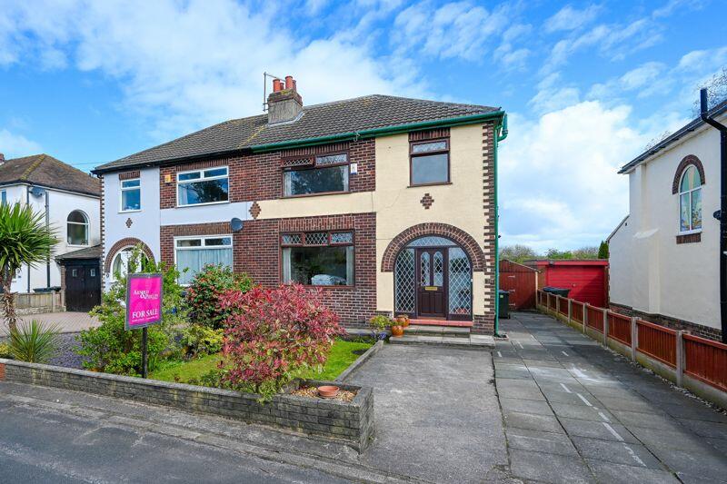 3 bedroom semidetached house for sale in Long Lane, Aughton, L39