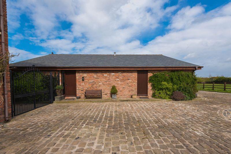 5 bedroom detached house for sale in Fir Tree Lane, Aughton, L39