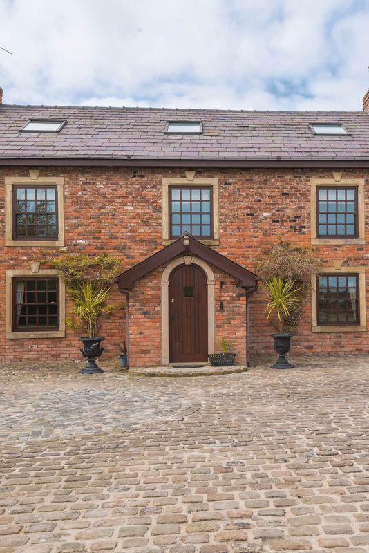 5 bedroom detached house for sale in Fir Tree Lane, Aughton, L39