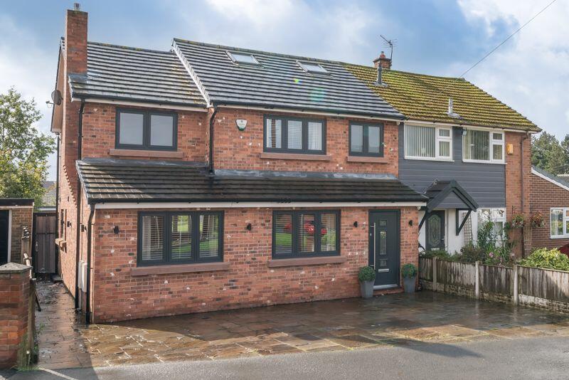 4 bedroom semidetached house for sale in Moss Delph Lane, Aughton, L39
