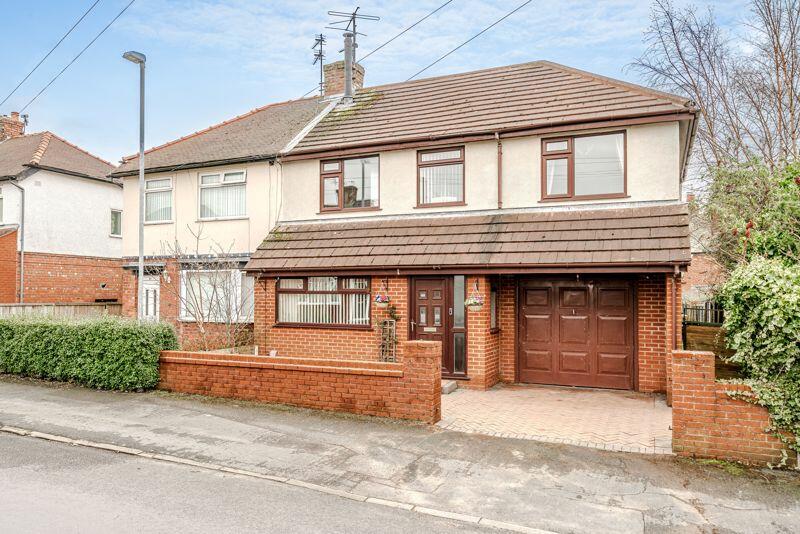 3 bedroom semidetached house for sale in Ravenscroft Avenue, Ormskirk, L39