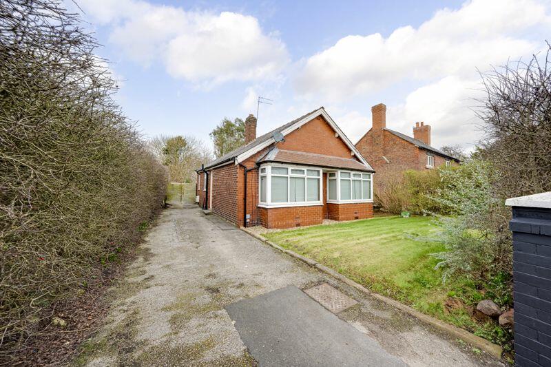 3 bedroom detached bungalow for sale in Liverpool Road South, Burscough, L40