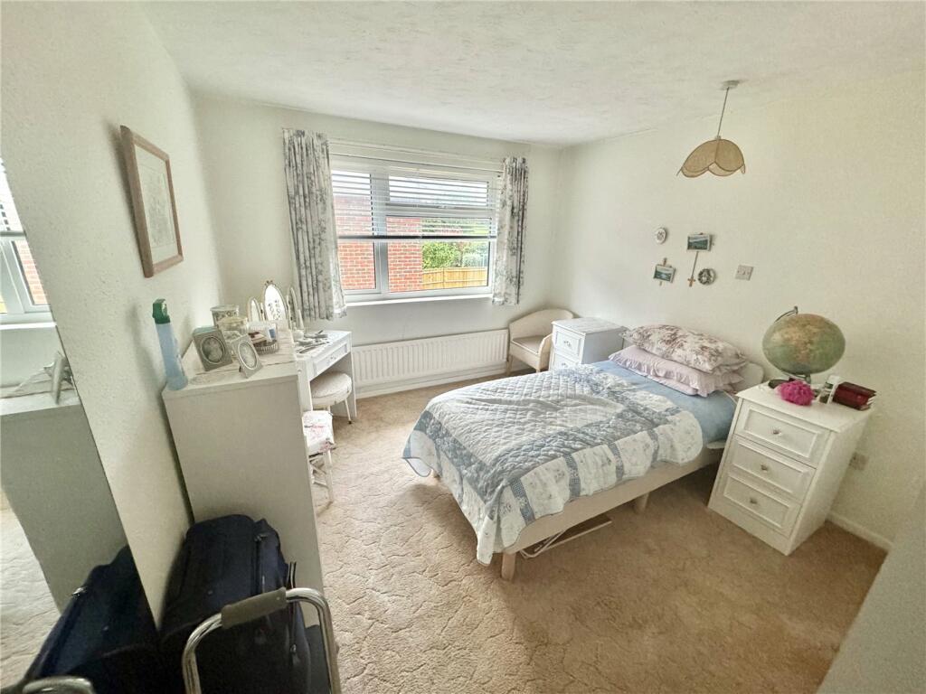 Additional property image - Andrew Lane, New Milton, Hampshire, BH25