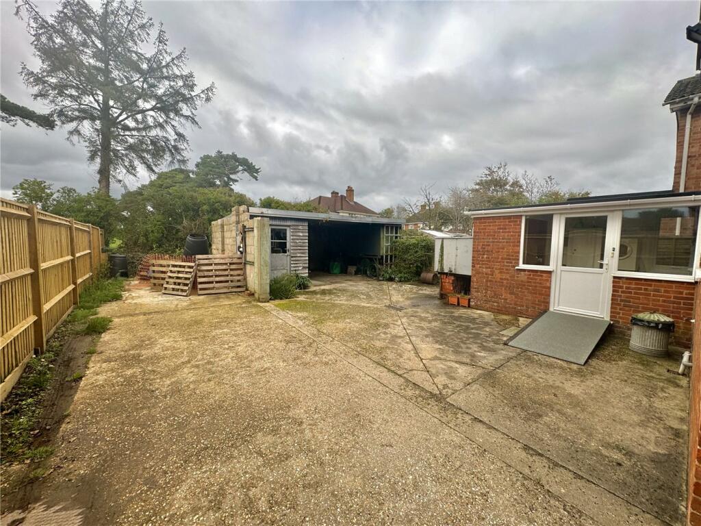 Additional property image - Andrew Lane, New Milton, Hampshire, BH25