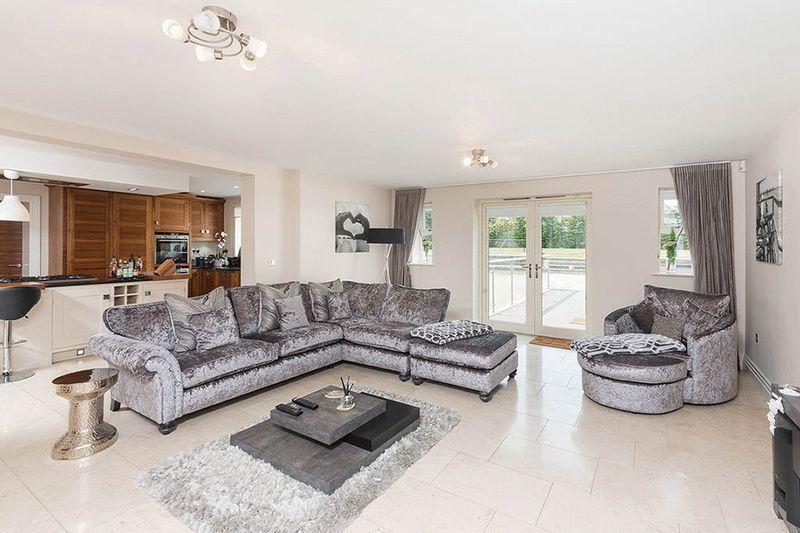 6 bedroom detached house for sale in Darras Road, Darras Hall