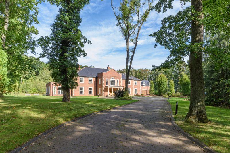 6-bedroom-detached-house-for-sale-in-celtic-manor-gubeon-wood