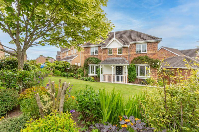 3 bedroom detached house for sale in Fairfields, Alnwick