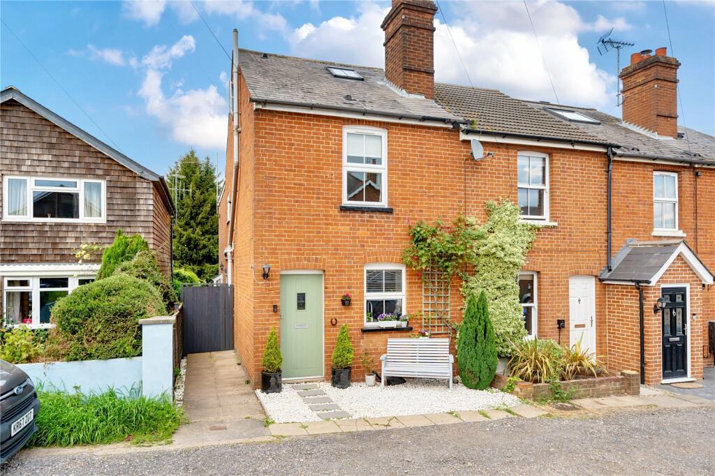 3 bedroom end of terrace house for sale in Alben Road, Binfield
