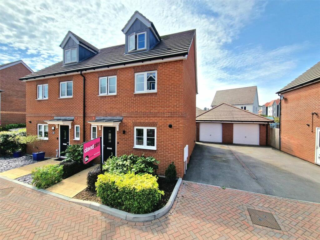4 bedroom semidetached house for sale in Prestwick Green, Binfield