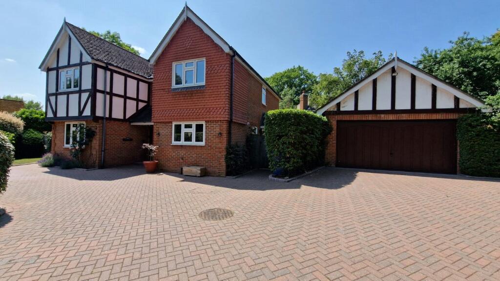 Main image of property: Terrace Road North, Binfield, Berkshire, Berkshire, RG42