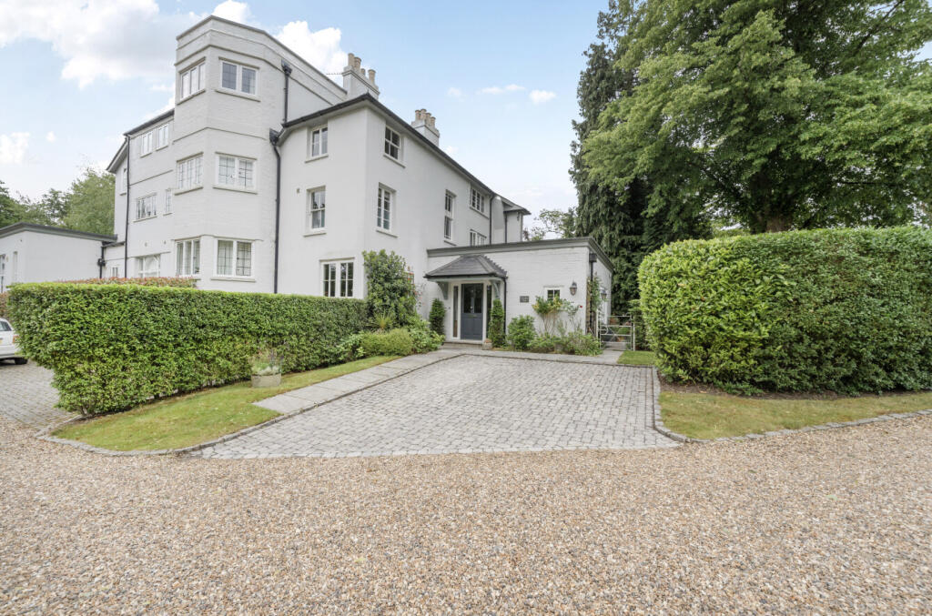 Main image of property: Popeswood Road, Binfield, Bracknell, Berkshire, RG42