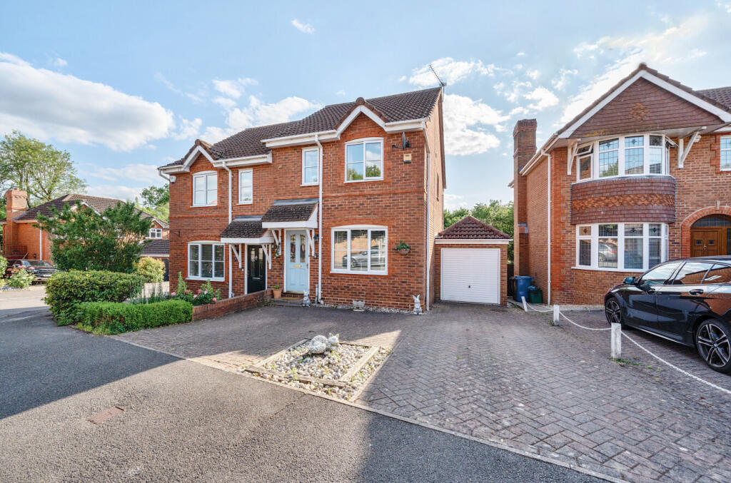 Main image of property: Atte Lane, Warfield, Bracknell, Berkshire, RG42