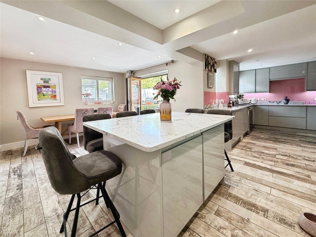 Main image of property: Pyegrove Chase, Bracknell, Berkshire, RG12
