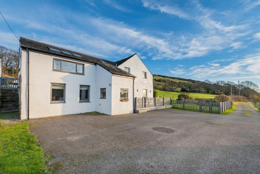 5 bedroom detached house for sale in Low Shepherd Yeat Farm, Crook