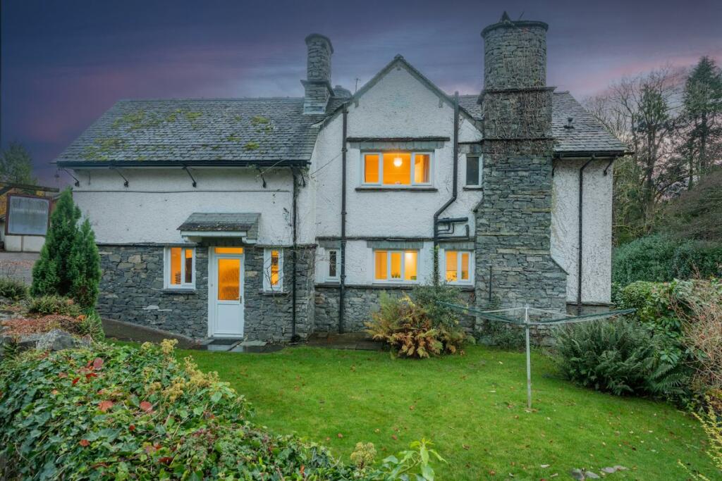 4 bedroom cottage for sale in Corner Cottage, Old Hall Road, Windermere