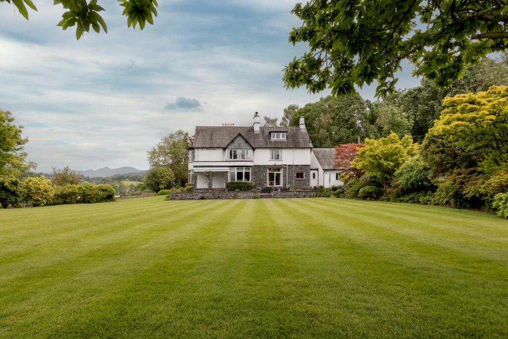 5 bedroom detached house for sale in Field Head, Old Hall Road